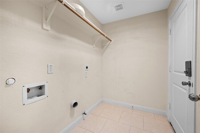 Building Photo - 7214 Deep Forest Dr