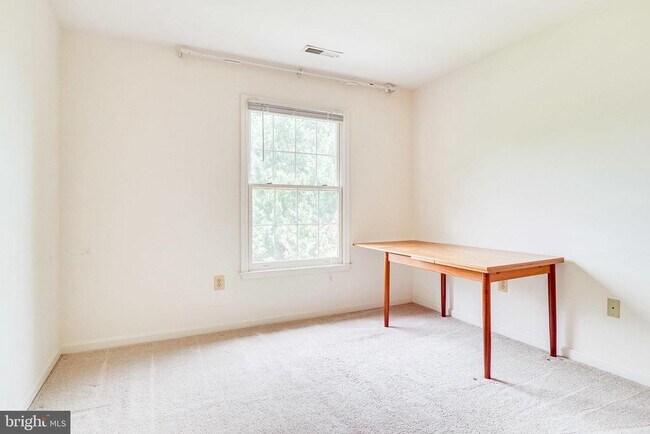 Building Photo - 1719 Strine Dr