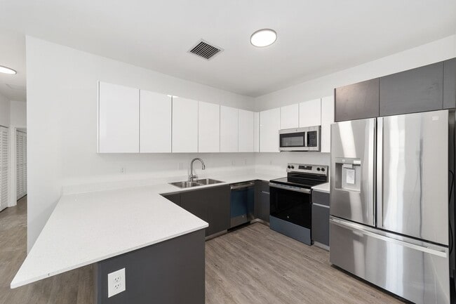 Building Photo - Eagle Trace 1597 #1