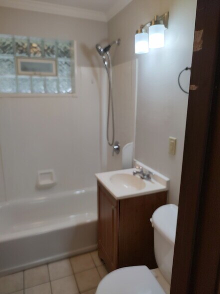 Building Photo - 537 Sewickley St