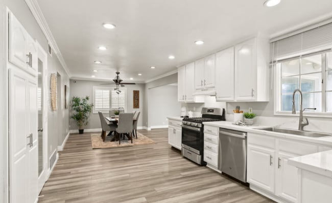 Building Photo - 1342 E Elsmere Dr