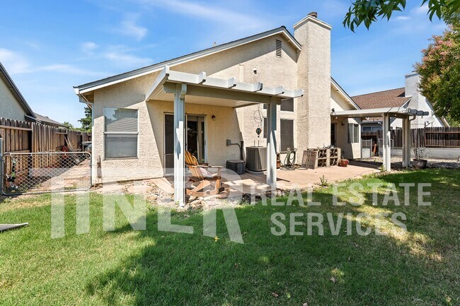 Building Photo - 1218 Chablis Cir