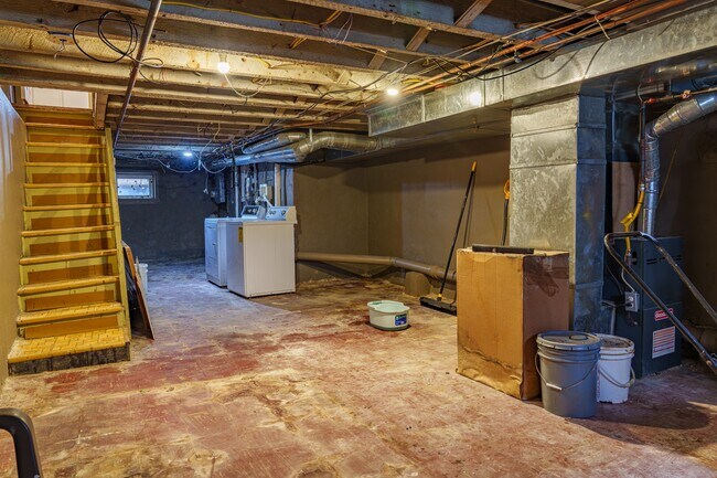 Building Photo - 2523 S Rosewood St