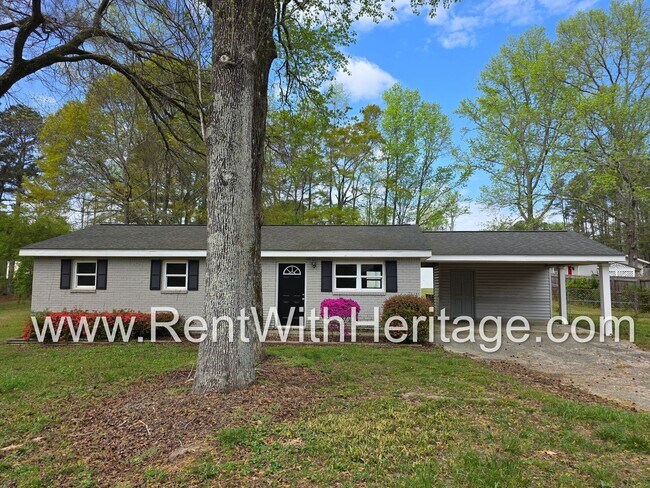 Building Photo - Awesome 3 bd/ 1.5 Bath Brick Front Ranch / No Steps / Totally Renovated / Great Location