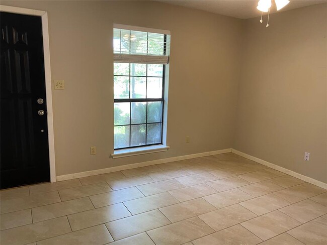 Building Photo - 3011 Sand Dr