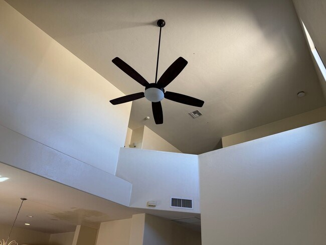 Building Photo - 3BR/2.5BA/2CG, 2072 sq.ft. rental in Sierr...