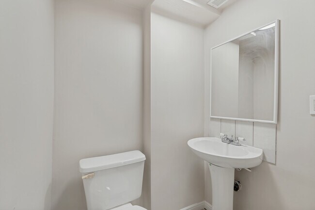 Building Photo - 11390 Mariposa Way