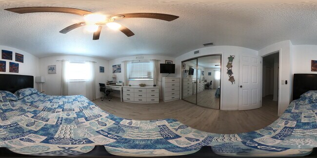 Building Photo - 137 Magnolia St