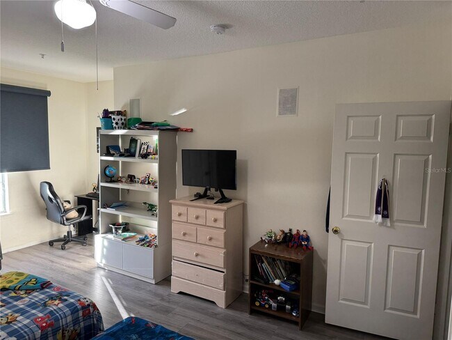 Building Photo - 14316 Fredricksburg Dr