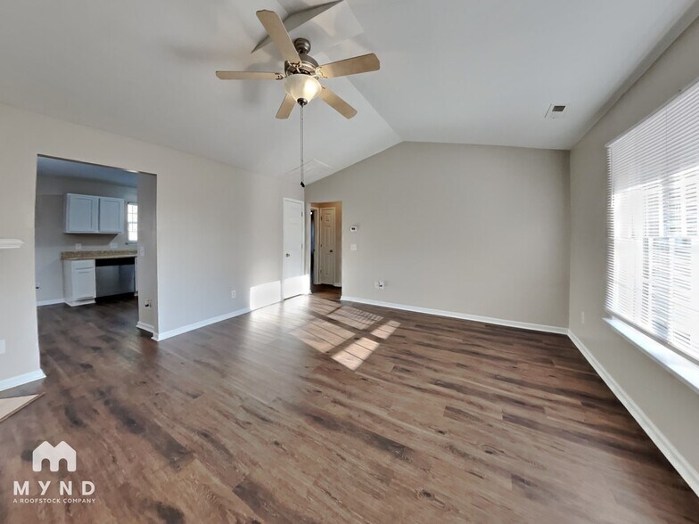 Building Photo - 466 Barewood Dr