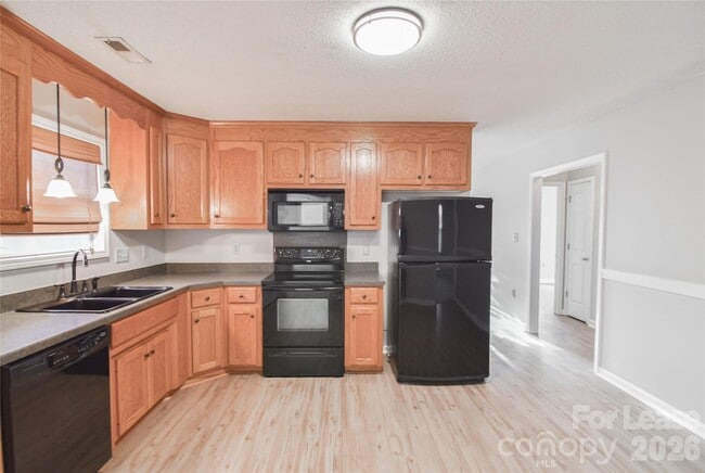 Building Photo - 110 Pratt St