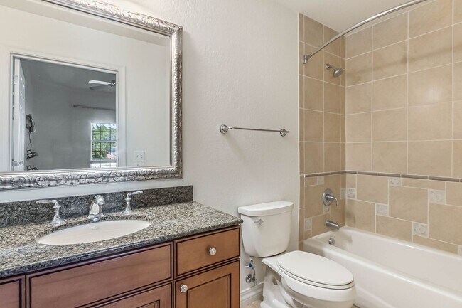 Building Photo - 1102 Sunset View Cir