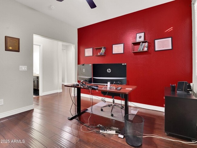 Building Photo - 1866 E Ravenswood Dr