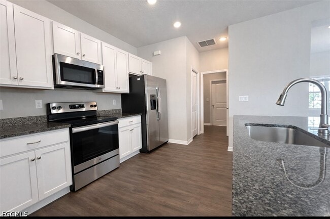 Building Photo - 1843 NW 20th Pl