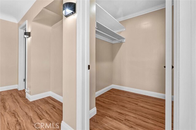 Building Photo - 423 S Poinsettia Ave