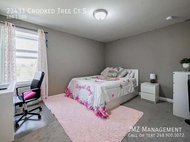 Building Photo - 23431 Crooked Tree Ct S