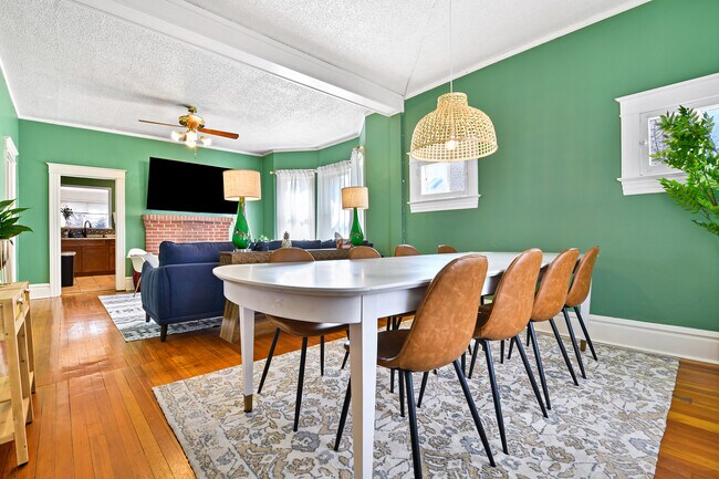 Building Photo - 835 E Boulder St