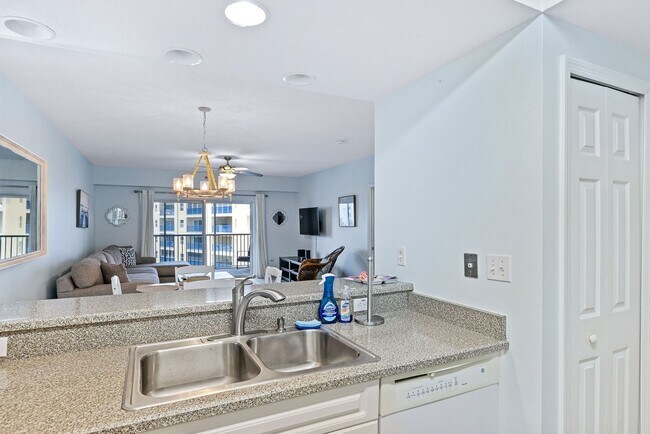 Building Photo - 5300 S Atlantic Ave