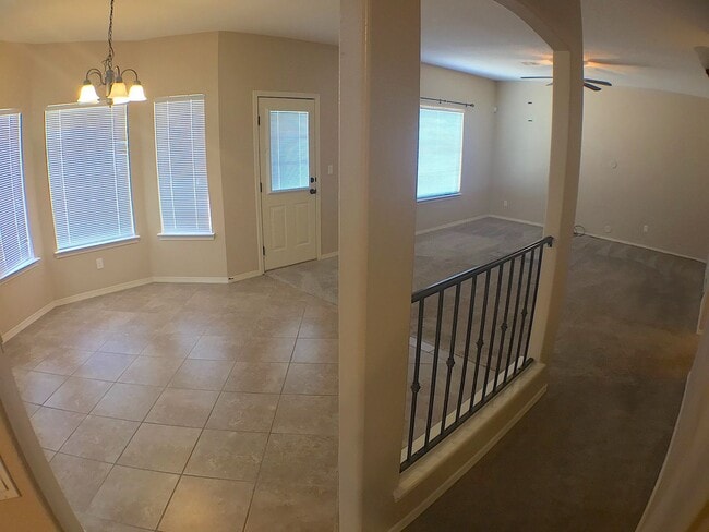 Building Photo - Northeast El Paso/Sandstone Ranch 4 bed Re...