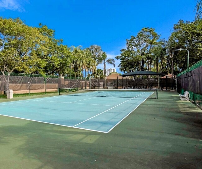 Building Photo - 19655 E Country Club Dr