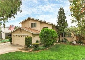Building Photo - 9911 La Vine St