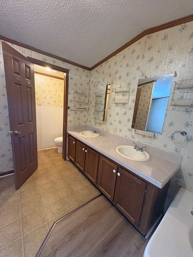 Building Photo - Spacious 3 Bed 2 Bath Mobile Home