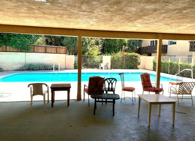 Pool & Caba - 6420 Balboa Blvd