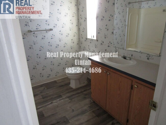 Building Photo - 3 bedroom 2 Bath Home