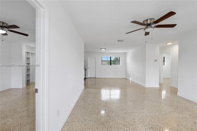 Building Photo - 120 SW 79th Ave