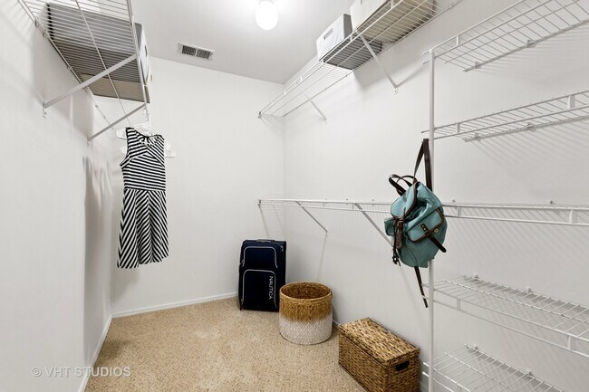 Building Photo - 62 Aster Dr