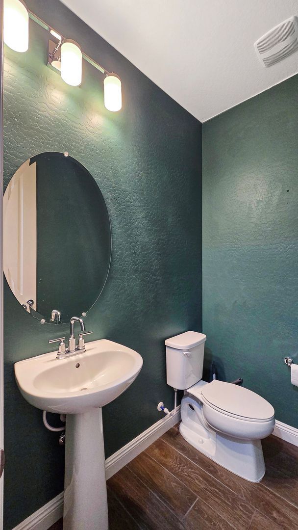 Building Photo - Private Pool in excellent newer neighborhood!