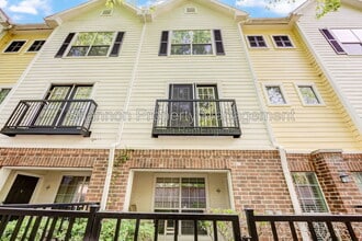 Building Photo - 9200 Westheimer Rd