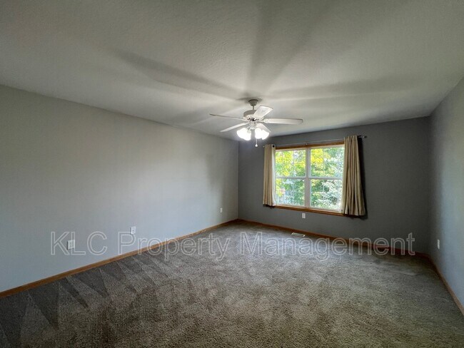 Building Photo - 277 S 79th St