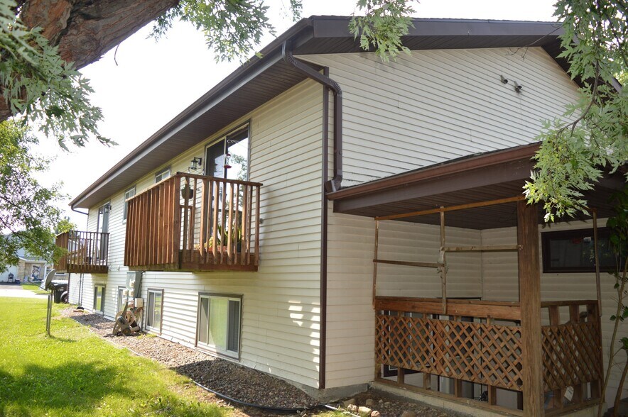 Building Photo - 554 Seminole Way
