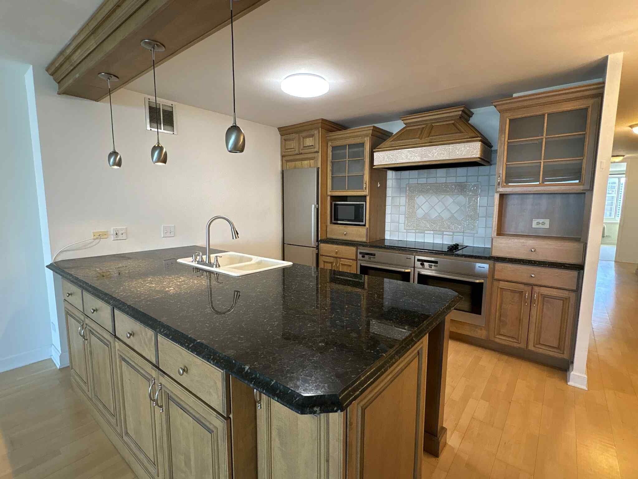 Building Photo - 1440 N Lake Shore Dr