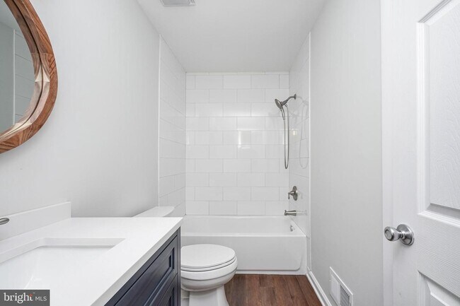 Building Photo - 37 Arrowwood Ct