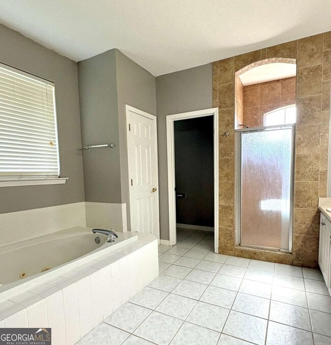 Building Photo - 104 Carrington Way
