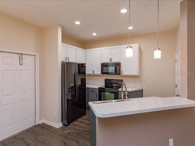 Building Photo - 2108 Switch Grass Cir