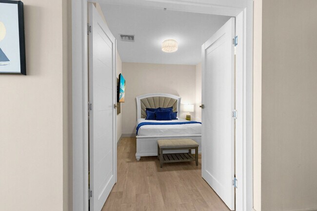 Building Photo - 111 N Ocean Dr