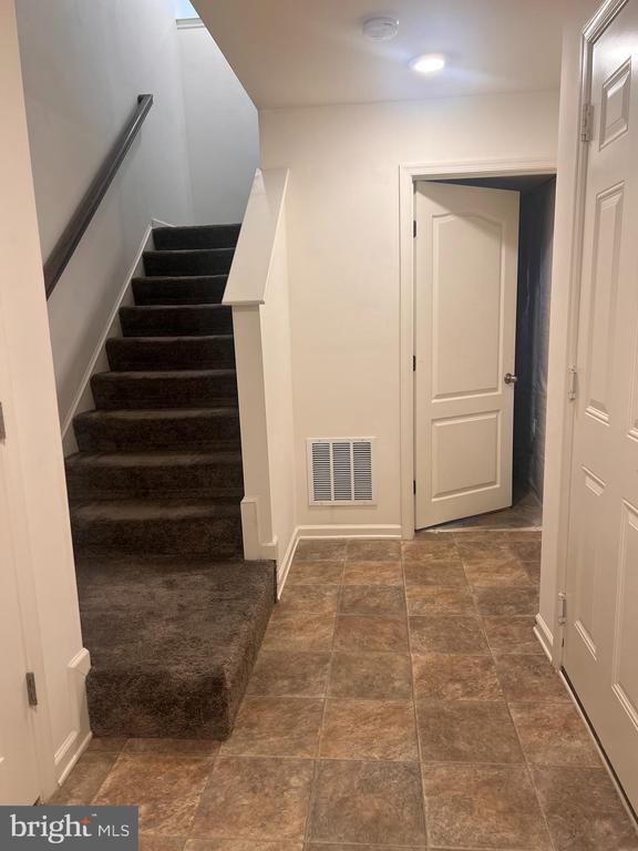 Building Photo - 51 Cecily Way