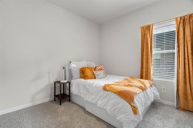 Building Photo - 207 Greenbriar Dr