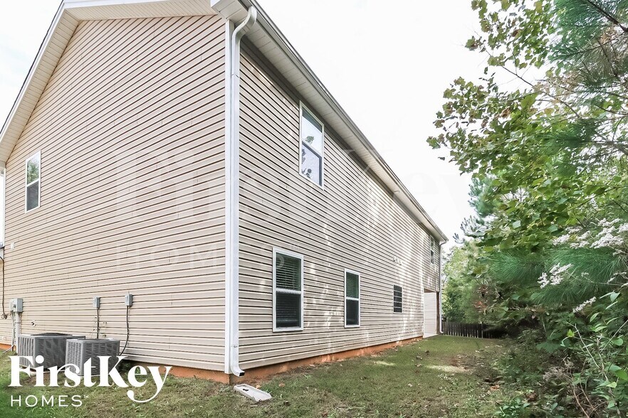 Building Photo - 84 Ivey Meadow Dr