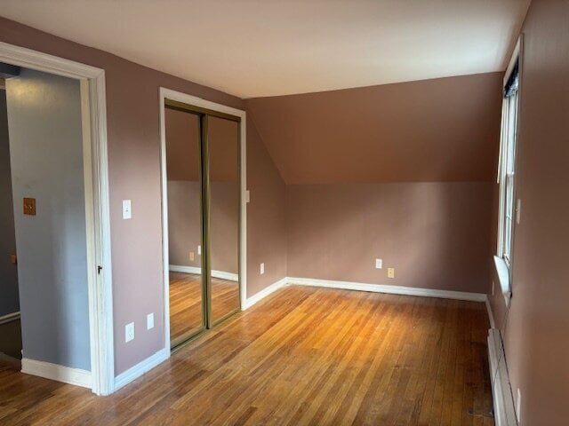 Building Photo - Hardwood floors and beautiful back yard in...