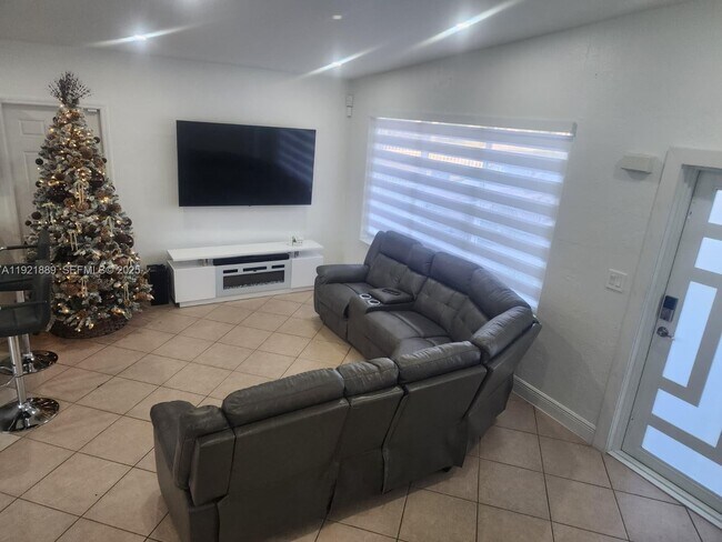 Building Photo - 27000 SW 145th Ave