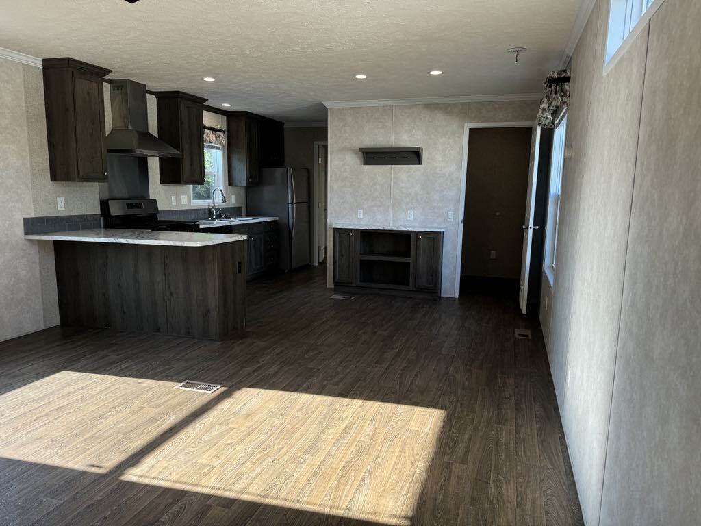 Building Photo - 2042 Marmoor Dr