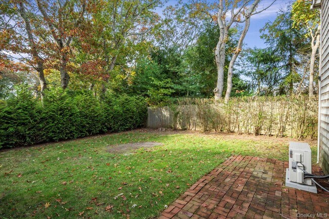 Building Photo - 17 N Bishop Ln