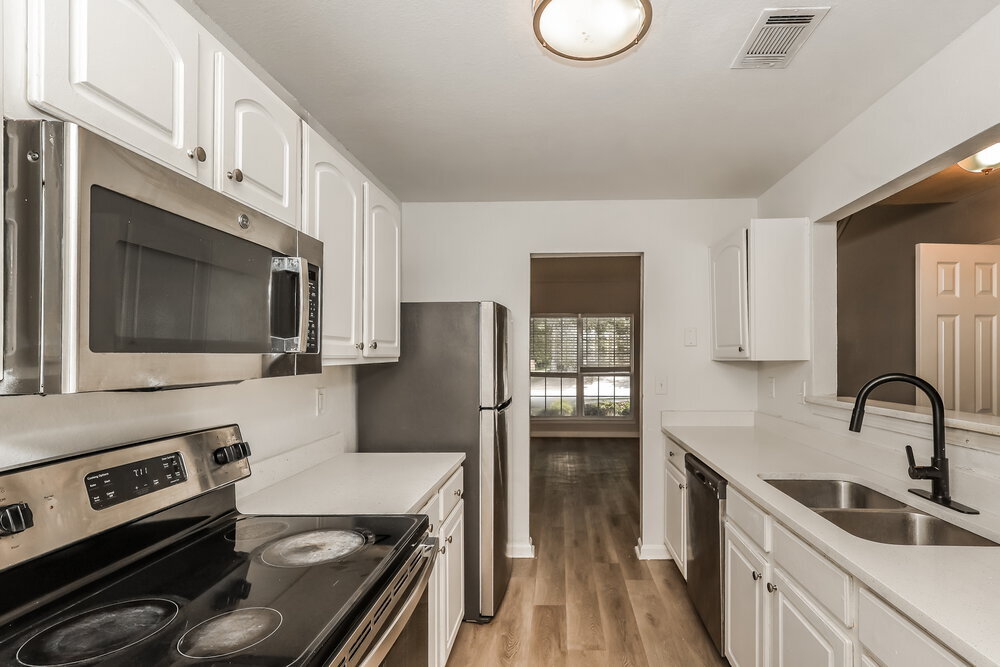 Building Photo - 4423 Ravenwood Dr