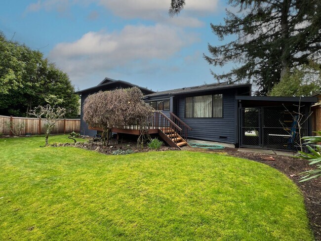 Building Photo - Gorgeous 3 Bedroom 2 Bath Home in Desirable Fairwood, Renton