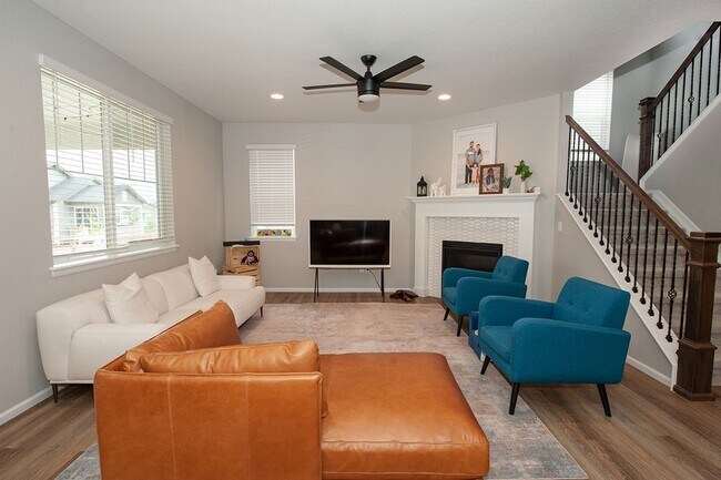 Building Photo - FURNISHED/PARTIALLY FURNISHED NEW HOME | 5...