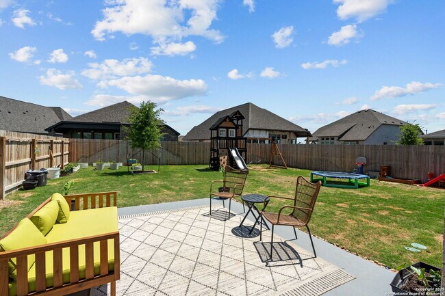 Building Photo - "Charming 4-Bed, 3-Bath Home in Castrovill...